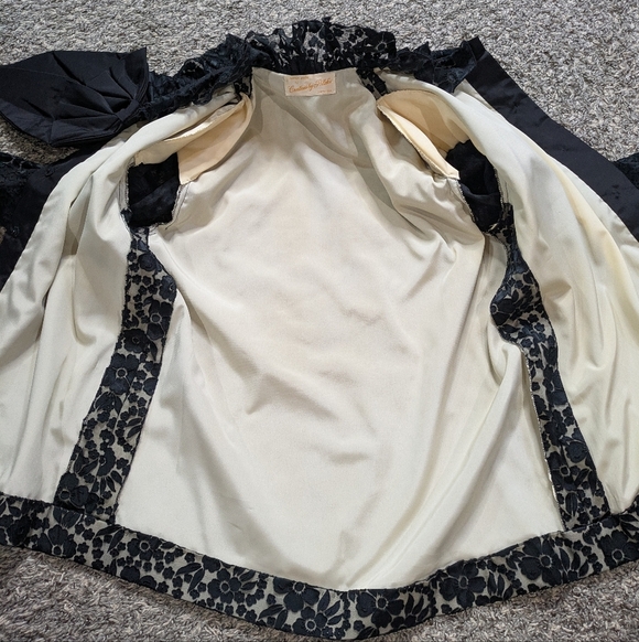 Vintage Custom Made Black Tan Lace Bow Snap Up Long Sleeve Blouse L/XL - Picture 7 of 9